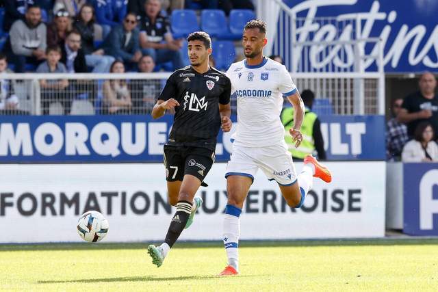 莱昂纳德32分快船险胜森林狼 76人力克独行侠